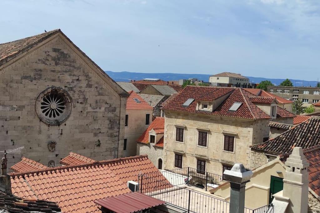 Luxury City Centre Apartment With Stunning View Omis Bagian luar foto