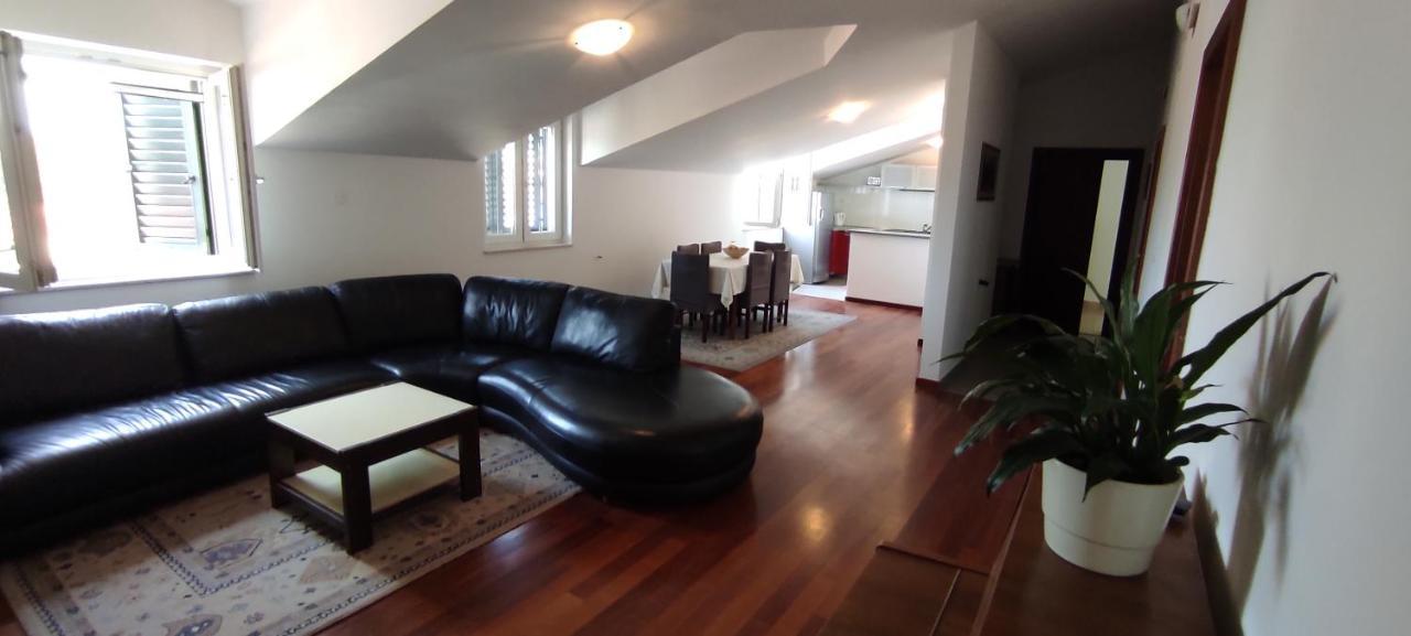 Luxury City Centre Apartment With Stunning View Omis Bagian luar foto