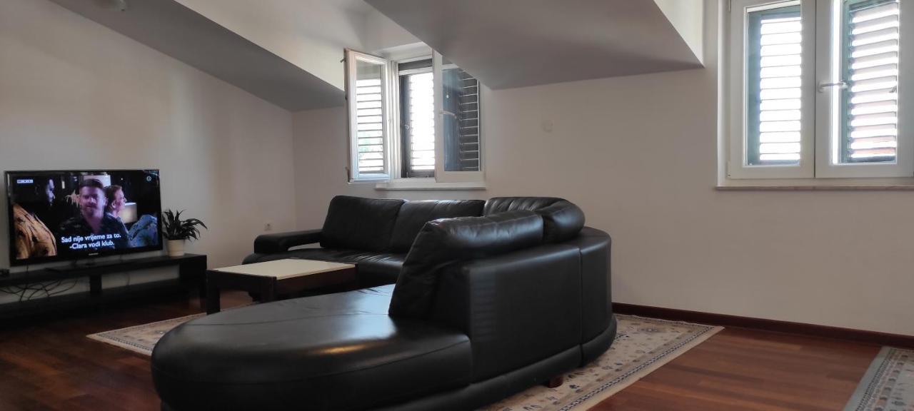 Luxury City Centre Apartment With Stunning View Omis Bagian luar foto