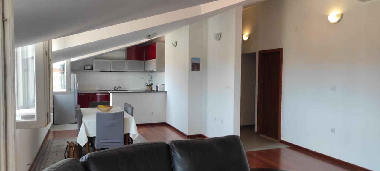 Luxury City Centre Apartment With Stunning View Omis Bagian luar foto