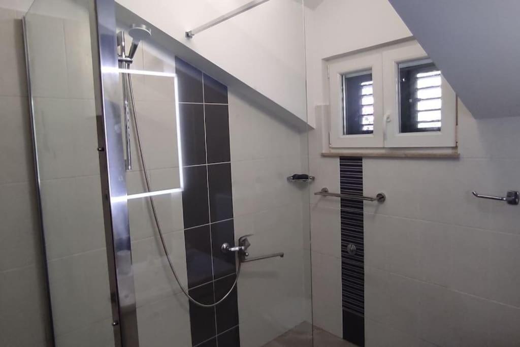 Luxury City Centre Apartment With Stunning View Omis Bagian luar foto