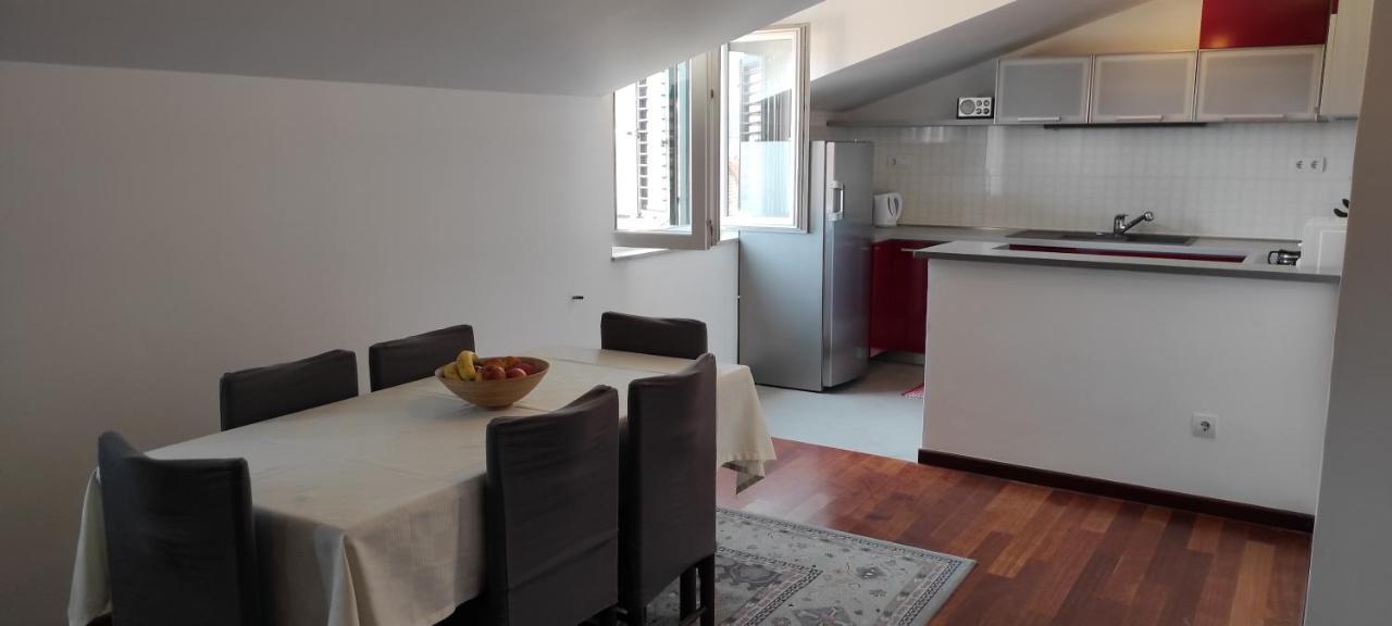 Luxury City Centre Apartment With Stunning View Omis Bagian luar foto