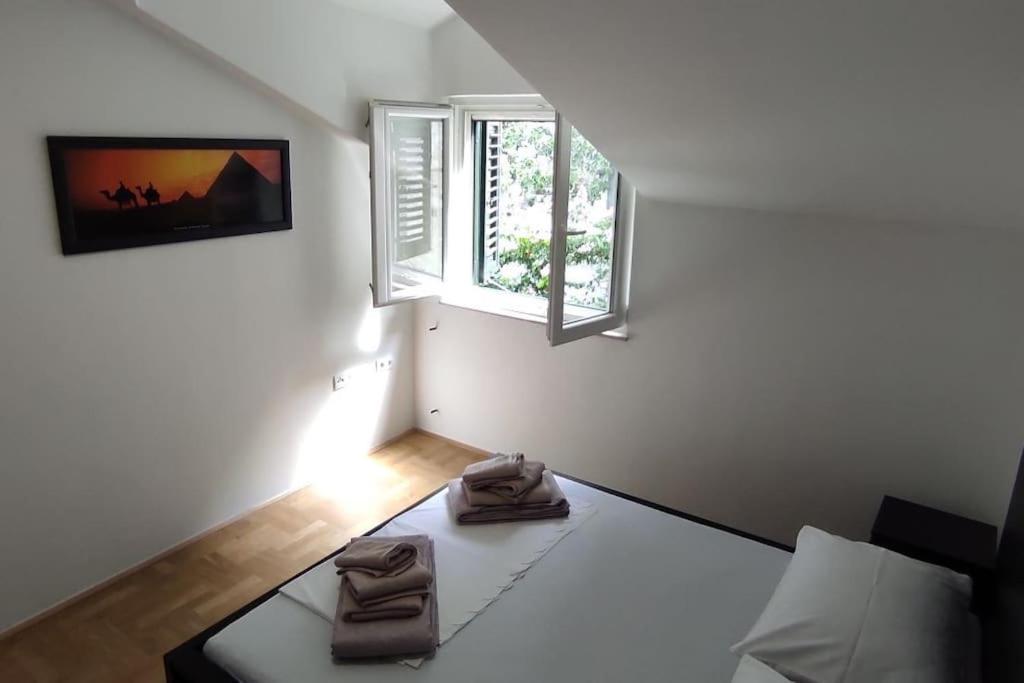 Luxury City Centre Apartment With Stunning View Omis Bagian luar foto