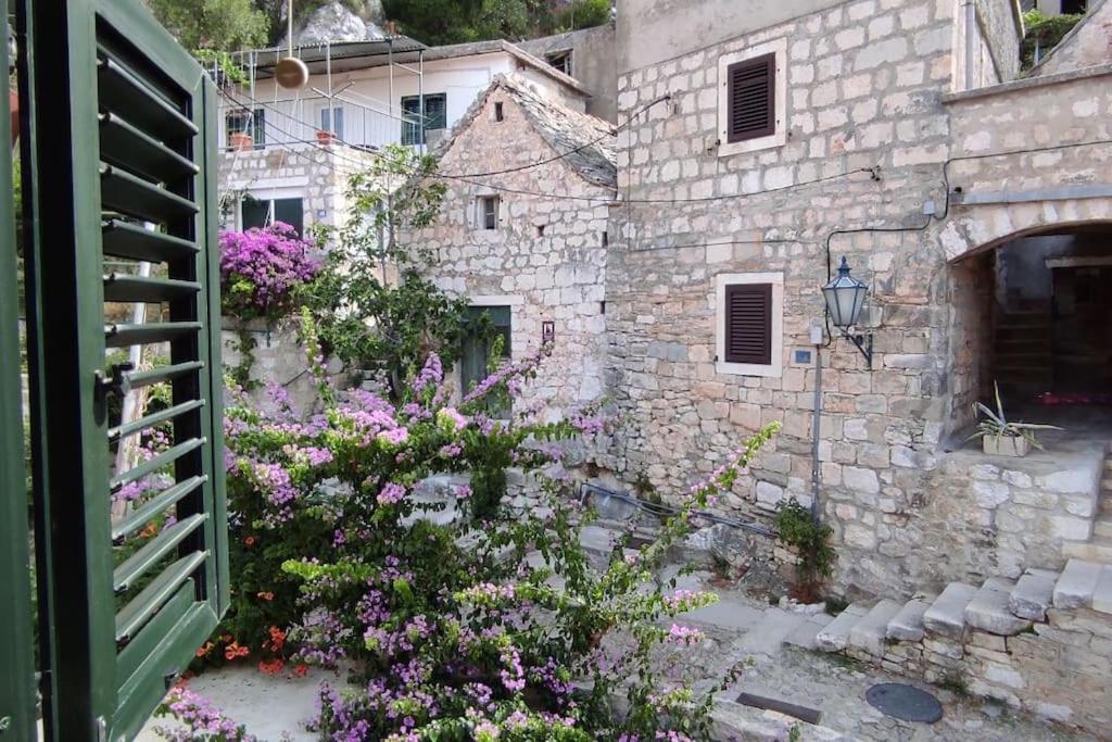 Luxury City Centre Apartment With Stunning View Omis Bagian luar foto