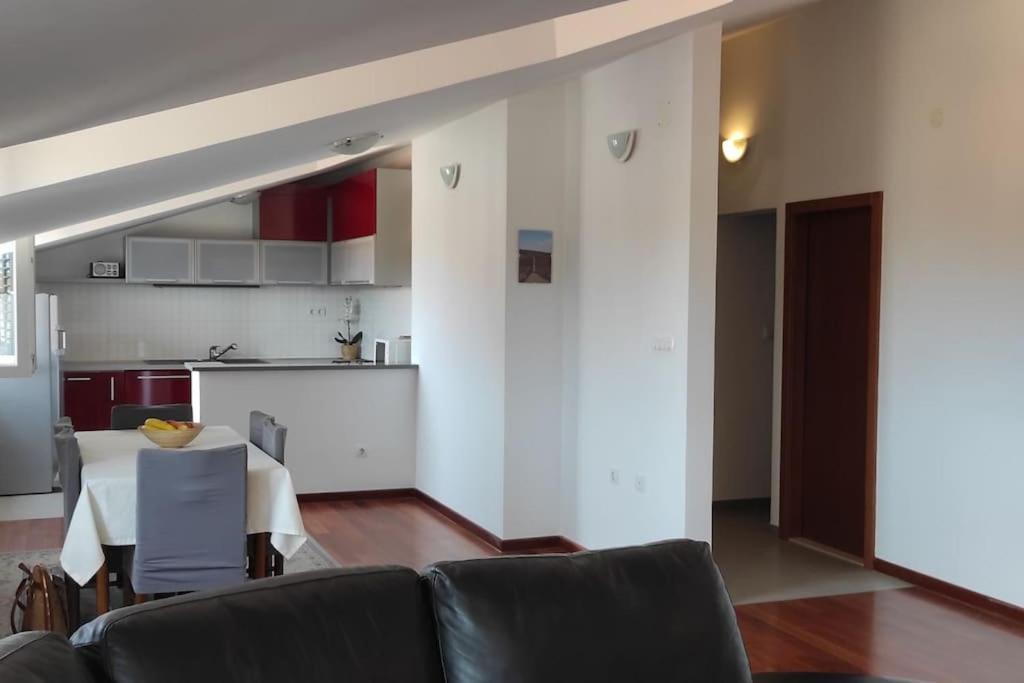 Luxury City Centre Apartment With Stunning View Omis Bagian luar foto